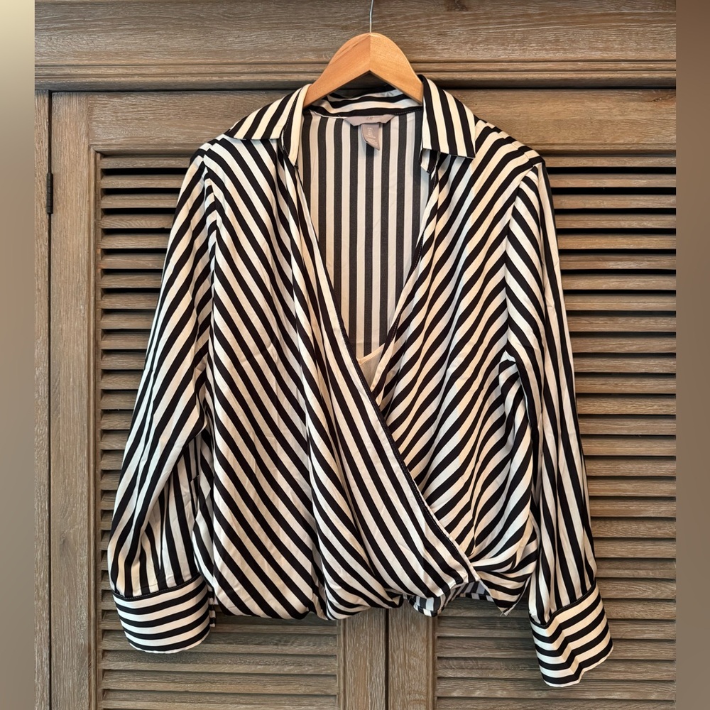 H&M Satin Black and White long-Sleeved Striped Women's Blouse